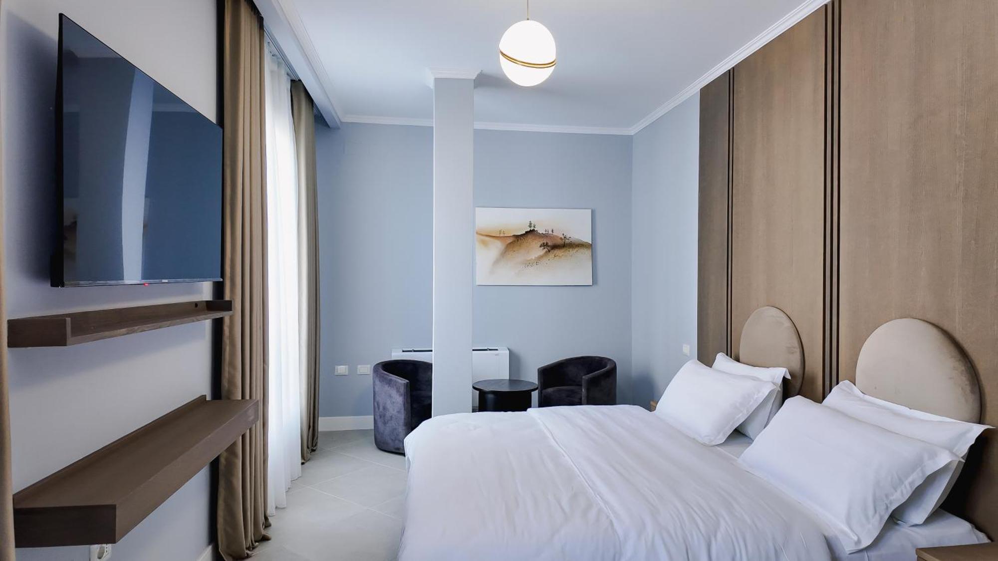 Oxygen Boutique Hotel Tirana Exteriör bild