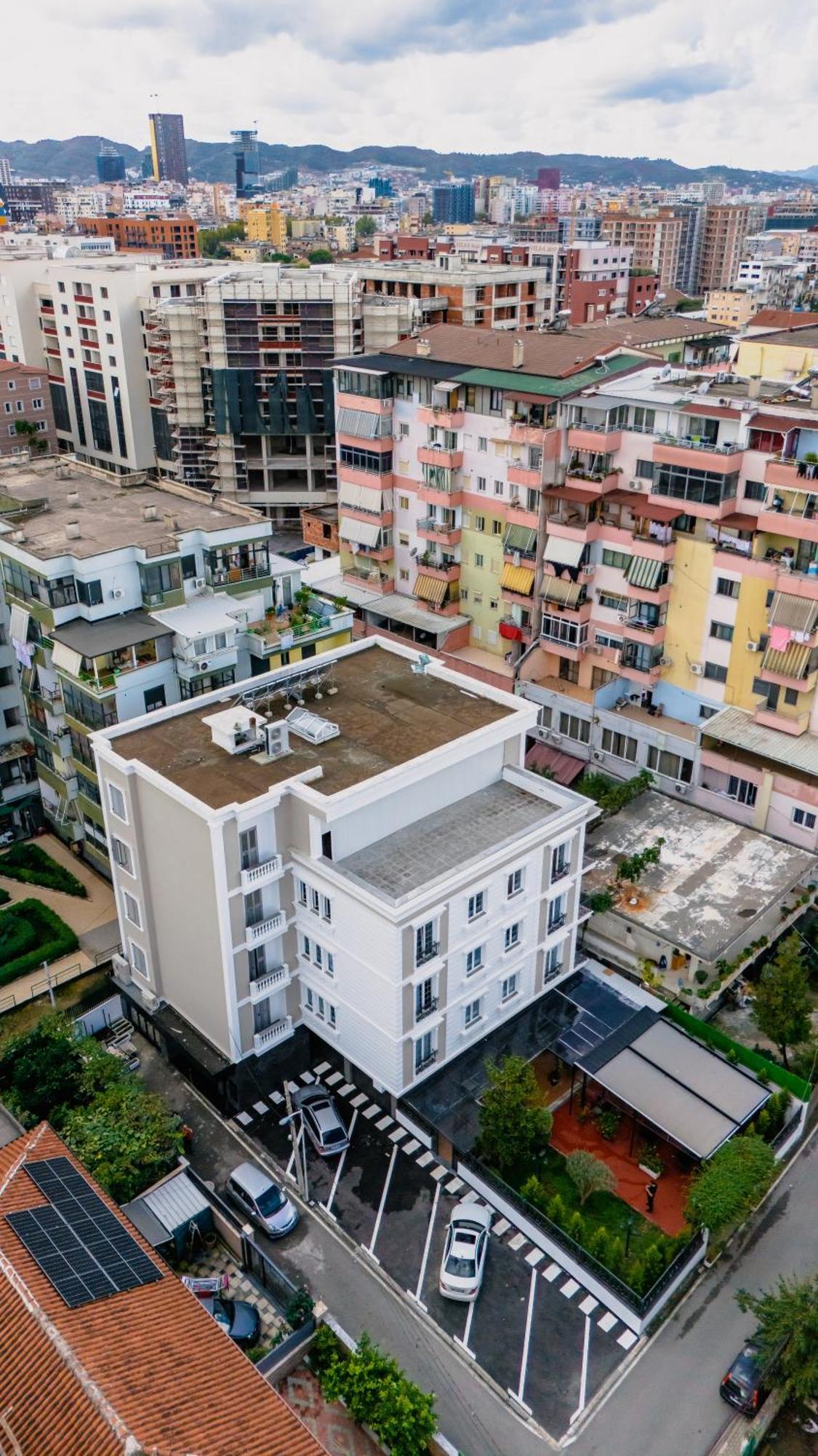 Oxygen Boutique Hotel Tirana Exteriör bild
